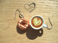 MODRÉ CAPPUCCINO S DONUTEM