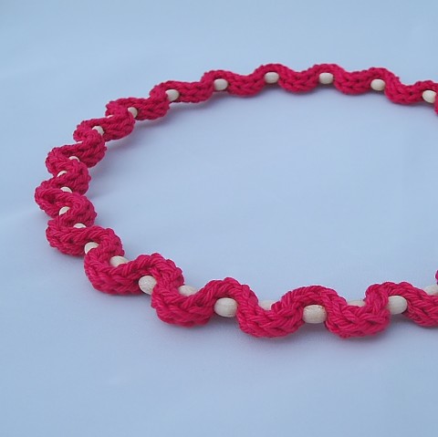 Červená vlnovka červená náhrdelník korálky šňůrka 