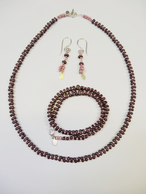 Fialovo-růžový set náhrdelník šperky náramek stříbrný náušnice fialová růžová elegantní sada módní decentní set 