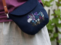 TALLO DARK BLUE (len,ruční výšivka)