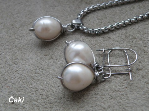 Tři kapky z říčních perlí - . verze přívěšek souprava naušnice bílá perla 