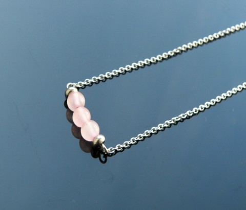 Nerezový náhrdelník s růženínem přívěšek řetízek růžový růženín nerezový klapky 