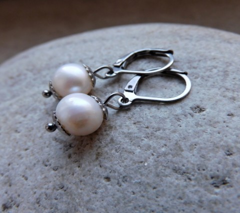 Naušnice - říční perly v nerezu nerez naušnice říční perly menší naušnce ehoučké 