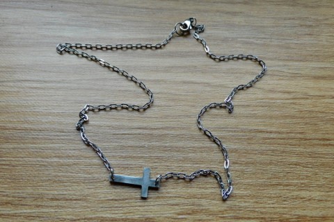 Náhrdelník - nerezový křížek náhrdelník křížek řetízek nerez ocel písmenka 