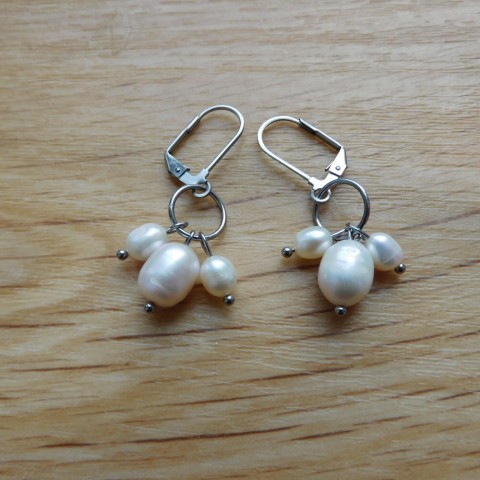 Naušnice- Bílé perličky do oušek nerez naušnice bílé perly 