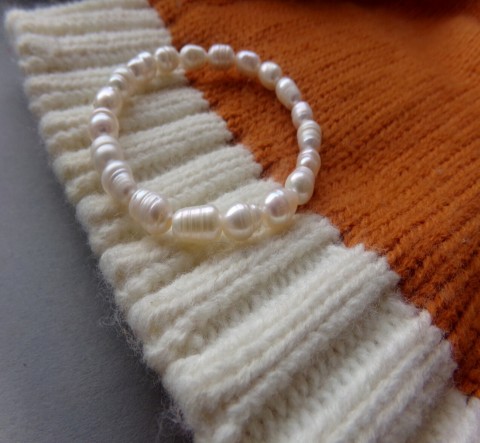 Náramek  z bilých perliček náramek bílá perla 