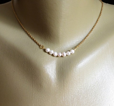 Náhrdelník-krása bílých perlí náhrdelník zlatá nerez pozlacený bílé perličky 