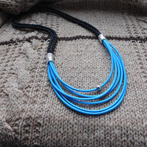 Náhrdelník - modročerný náhrdelník lano modrá textil černá nerez 
