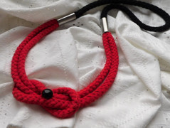 Naušnice měděné s granátemn