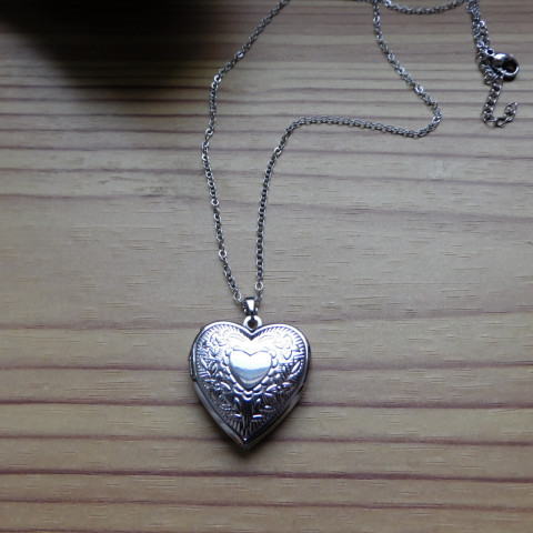 Nerezový medailonek otvírací náhrdelník srdce nerez medailonek 