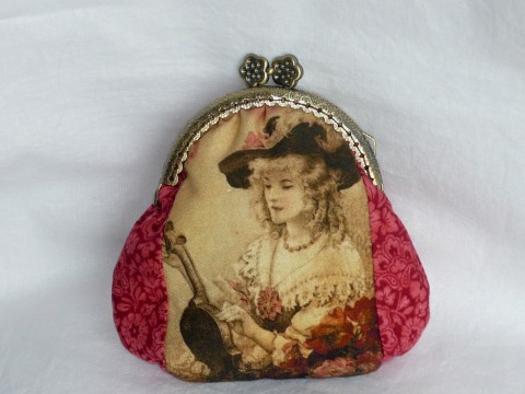 Rámečková kabelička - hudebnice 3 kabelka peněženka patchwork batika růže retro kasička drobnosti kapsička mobil brýle mandala deštník etikety rtěnka 