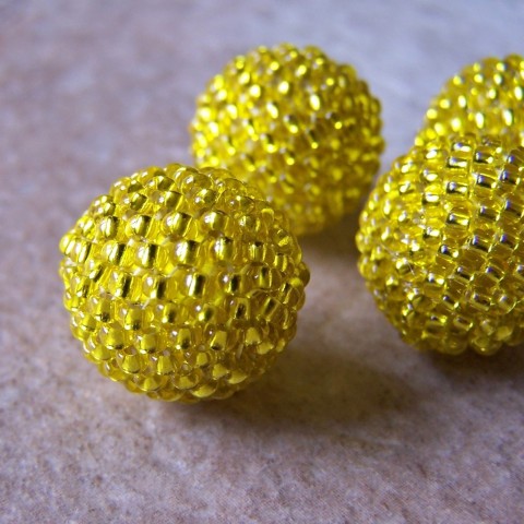 Obšívané kuličky č. 26 šperk šperky korálky kuličky dekorativní ozdobné žlutá dekorační korálek kulička rokajl komponent obšívaná kulička s průtahem bižuterní kompoenent 