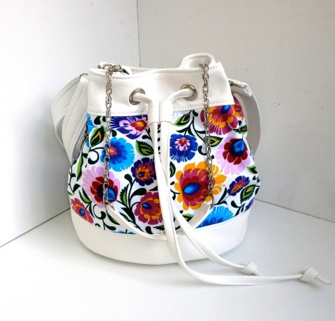 Kabelka Charis - Folk White kabelka handmade folklór crossbody batôžtek 