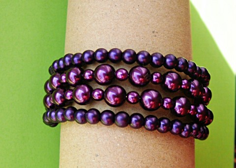 fialové perličky na drátku náramek paměťový drát fialové perličky tří velikostí 