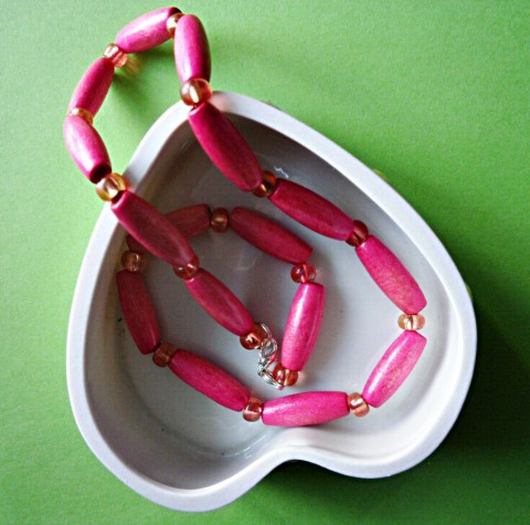 náhrdelník - růžový náhrdelník elegantní růžový lehký dřevěné a skleněné koálky 
