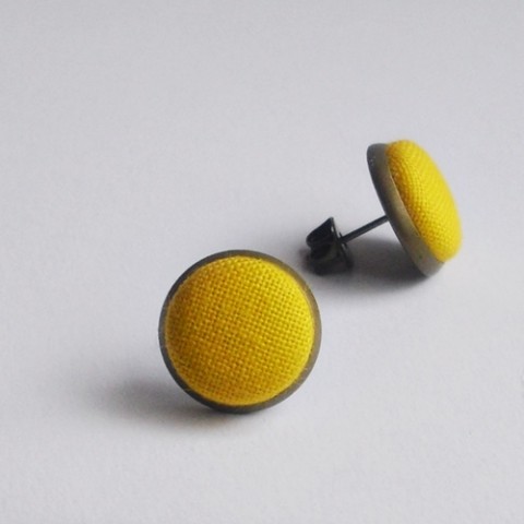 Žluté puzetky voda náušnice žlutá motýlek pecky léto kytka lístky button buton alergie buttonky chirurgická ocel zarážky 