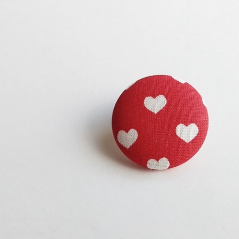 Brož Srdcová červená brož srdce náušnice letní svěží sada button můstek buton alergie buttonky srdeční 