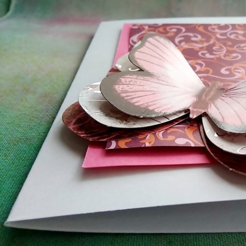 Přání papír květina fialová růžová motýl vůně letní přání voňavá louka jaro motýlek kytice křídla přáníčko pyl 