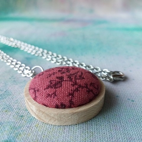 Buttonkový náhrdelník dřevo náhrdelník láska přírodní léto řetízek vínová buton dřevěné lůžko 