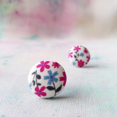 Náušnice butonky náušnice modrá růžová bílá motýlek pecky léto kytka button buton alergie buttonky zarážky 