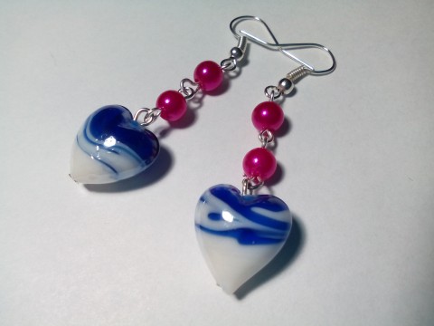 Modrobílá srdíčka s růžovou perlou srdce modrá srdíčko bílá láska modrobílá 