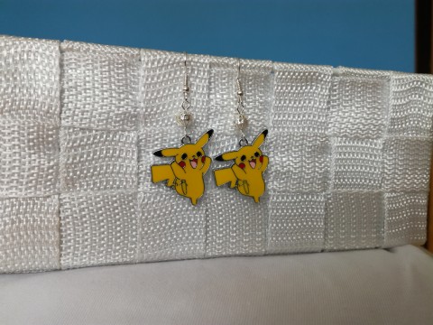 Skákající pikaču pikachu pokémon pikachu pokémon pikaču pokémoni pokemon pokemoni 