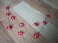 Náhrdelník s červenými perličkami
