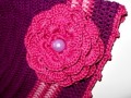 Žebrovaná čepička fialová s růží