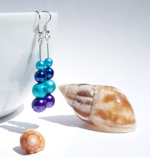 Perlová cvrnkačka korálky náušnice barevné veselé hravé perličky perly perle náušničky ketlované delší šik do uší živé cvrnkačka neposedné 