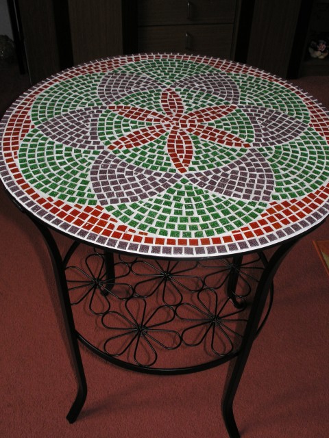 Mozaikový stůl kov sklo mozaika 