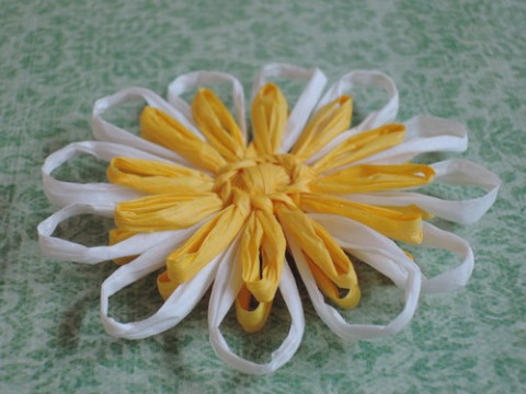 Kráska - sedmikráska šperk dekorace radost květina jaro květ velikonoce léto slunce sluníčko ples sedmikráska karneval 