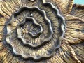 keramické slunce, bronzová spirála