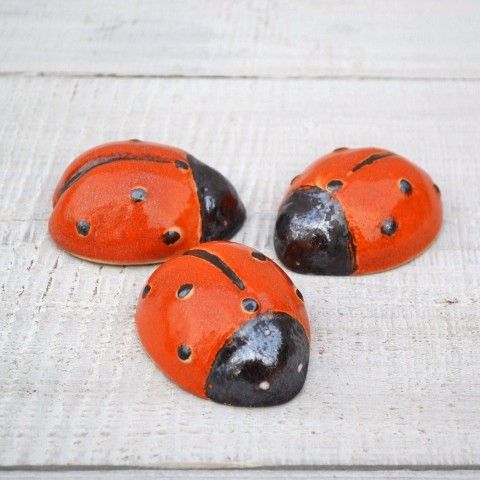 Keramická beruška keramika zahrada tečky beruška puntiky oranžovaá ladybird 