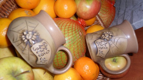 KRÁSNÁ DÁRKOVÁ KERAMIKA originální keramika přírodní zajímavá užitková ručně točená 