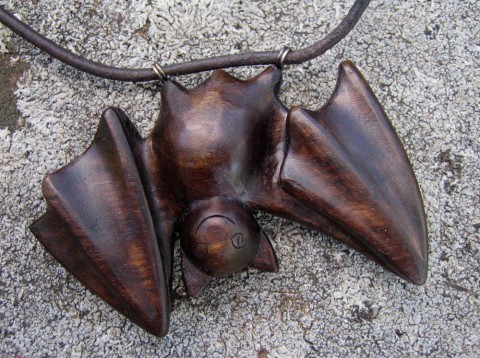 Netopýr - dřevěný šperk dřevo řezbářství zvíře netopýr rock temný 