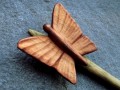 Dřevěná jehlice - motýl