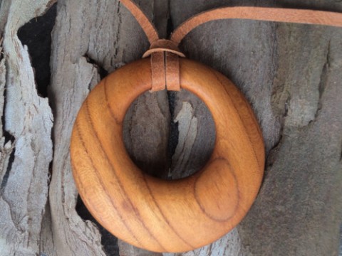 Dřevěný šperk - kruh dřevo kruh řezbářství kolečko 