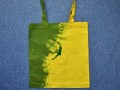 Žluto-zelená taška s horolezcem