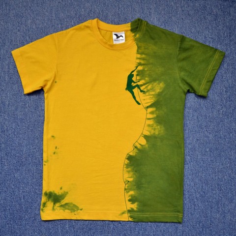 Dětské tričko s horolezcem (10 let) zelená batika triko žlutá dětské tričko skála horolezec 