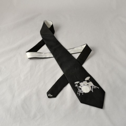 Bubenická kravata černo-bílá bílá černá hedvábí kravata hedvábná hudba hudební bicí právník bubenická 