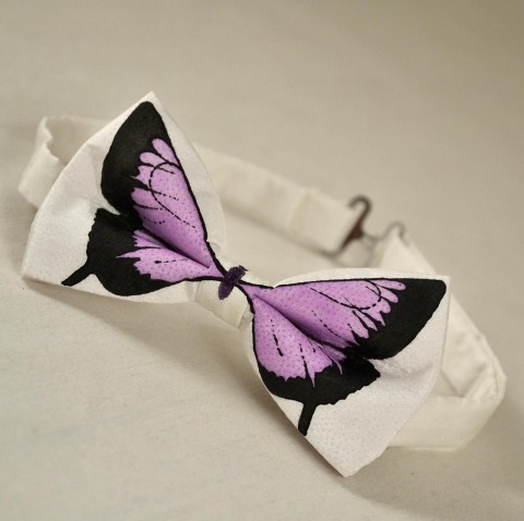 Motýlek - bílý s fialovým motýlem modrá fialová motýl bílá černá motýlek černý 
