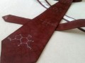 Kravata s molekulami - bordó/šedá