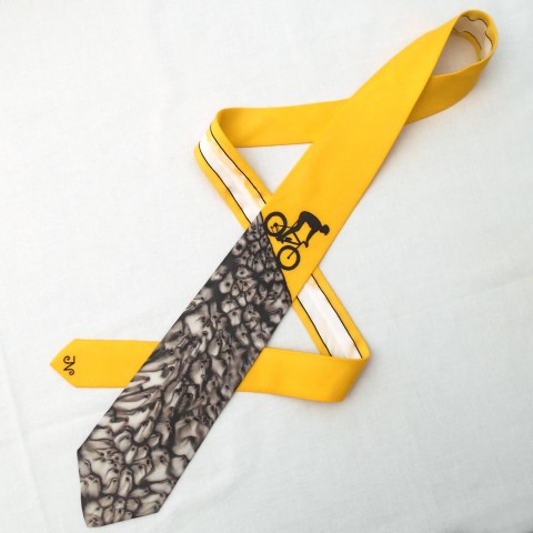 Kravata s cyklistou na přání-žlutá černá žlutá šedá hedvábí kravata kolo cyklista kontura kopec habotai 