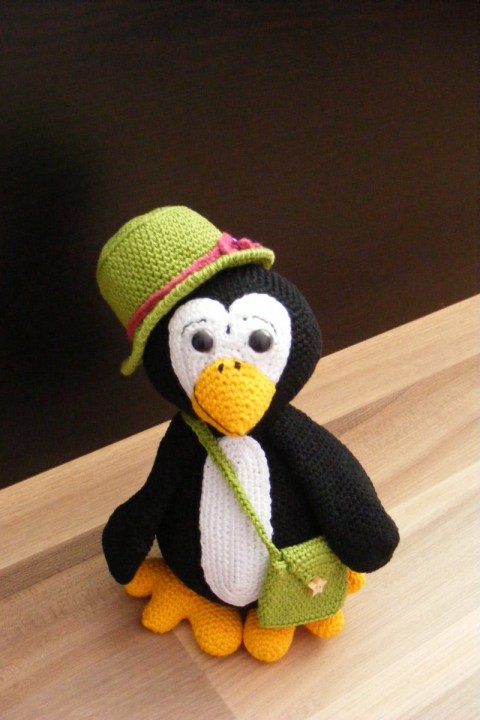 Tučniačik na vandrovke kabelka dekorace zelená vánoce klobouk narozeniny černá hračky zoo zvířata dárky překvapení deti tučniak 