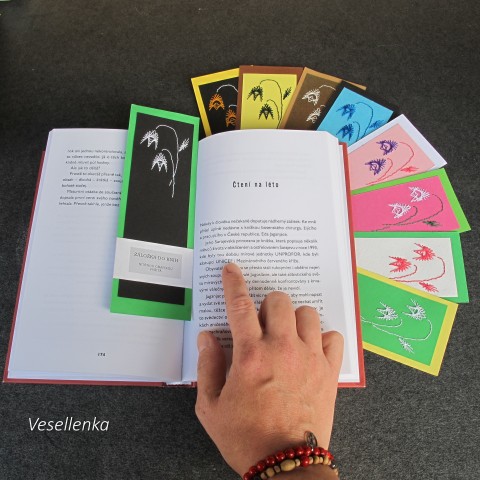 vyšívaná záložka Tulipánky srdce srdíčko láska kniha krajka výšivka záložka bookmark 