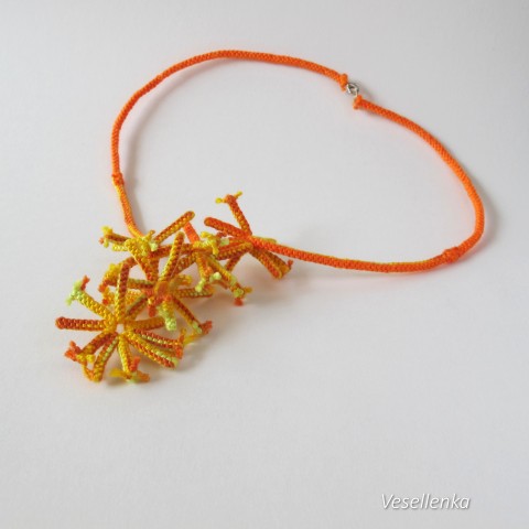 náhrdelník Oranžová exploze náhrdelník oranžová výbuch energie hvězdice splétání uzlování exploze 