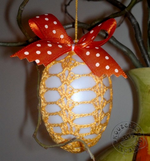 Vajíčko v oranžové krajce dekorace dárek bavlna jaro velikonoce plast vejce kraslice poutko vajíčko 