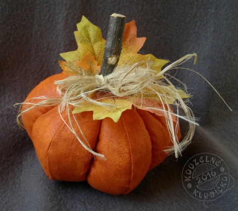 Šitá dýně  TMAVĚ ORANŽOVÁ malá dekorace podzim dýně halloween podzimní dekorace halloweenská dekorace dýnička šitá dýně 