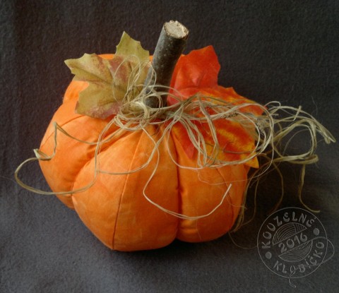 Šitá dýně JASNĚ ORANŽOVÁ velká dekorace podzim dýně halloween podzimní dekorace halloweenská dekorace dýnička šitá dýně 