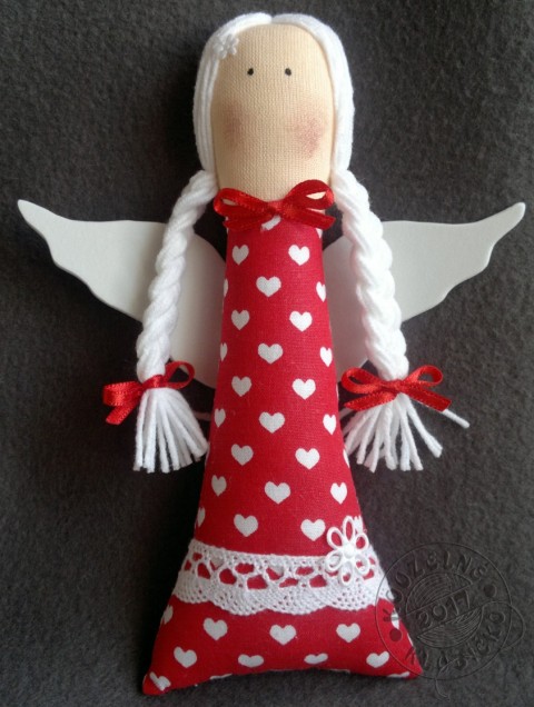 Andělka v ČERVENÉ se srdíčky dekorace dárek vánoce anděl andílek andělíček andělka 